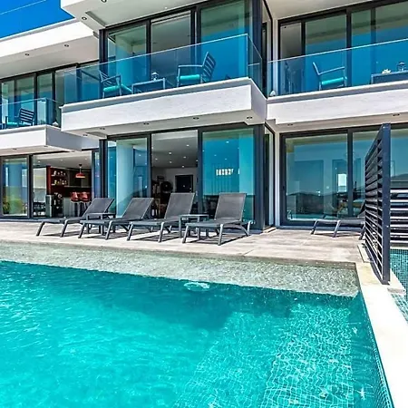 Sleeps 10 Pool Air Con Wifi 빌라 칼칸