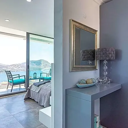 Sleeps 10 Pool Air Con Wifi *