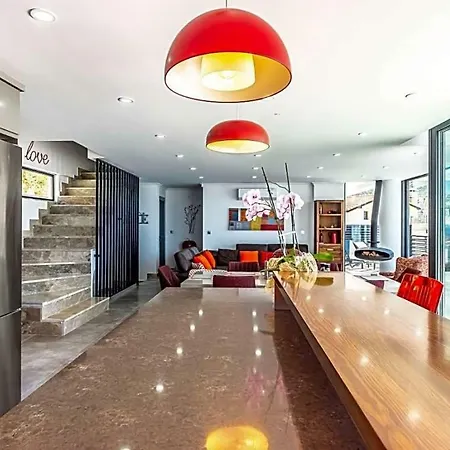 Sleeps 10 Pool Air Con Wifi 빌라 칼칸